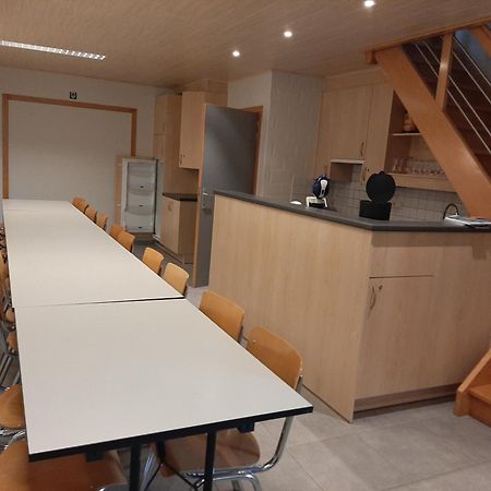 De Meiboom Vakantiehoeve Tot 21 Pers Langemark Extérieur photo