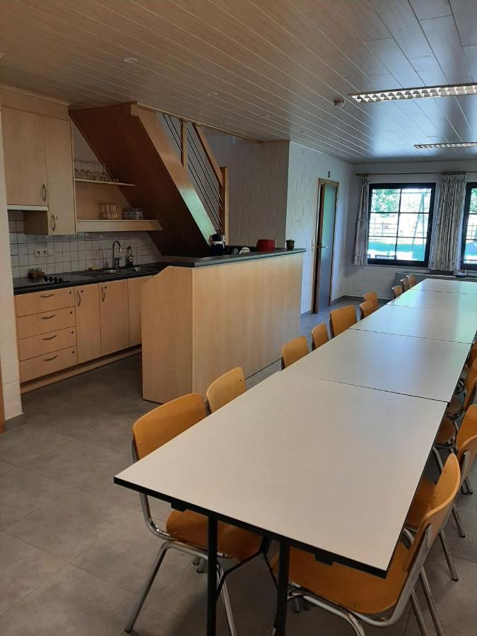 De Meiboom Vakantiehoeve Tot 21 Pers Langemark Extérieur photo