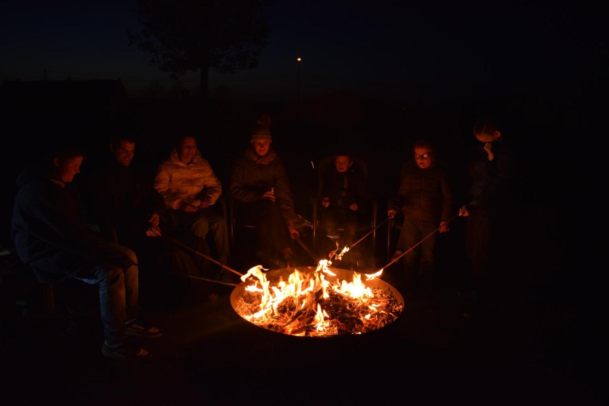 De Meiboom Vakantiehoeve Tot 21 Pers Langemark Extérieur photo