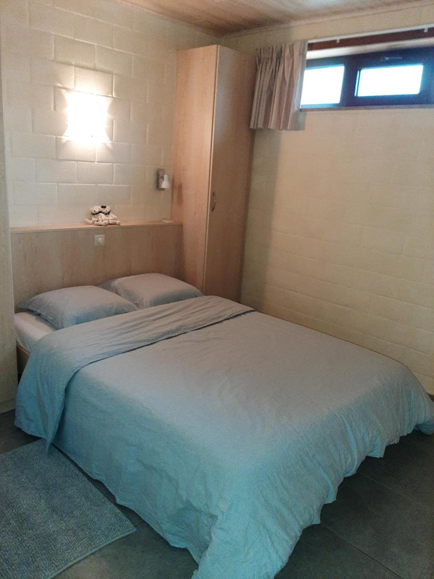 De Meiboom Vakantiehoeve Tot 21 Pers Langemark Extérieur photo